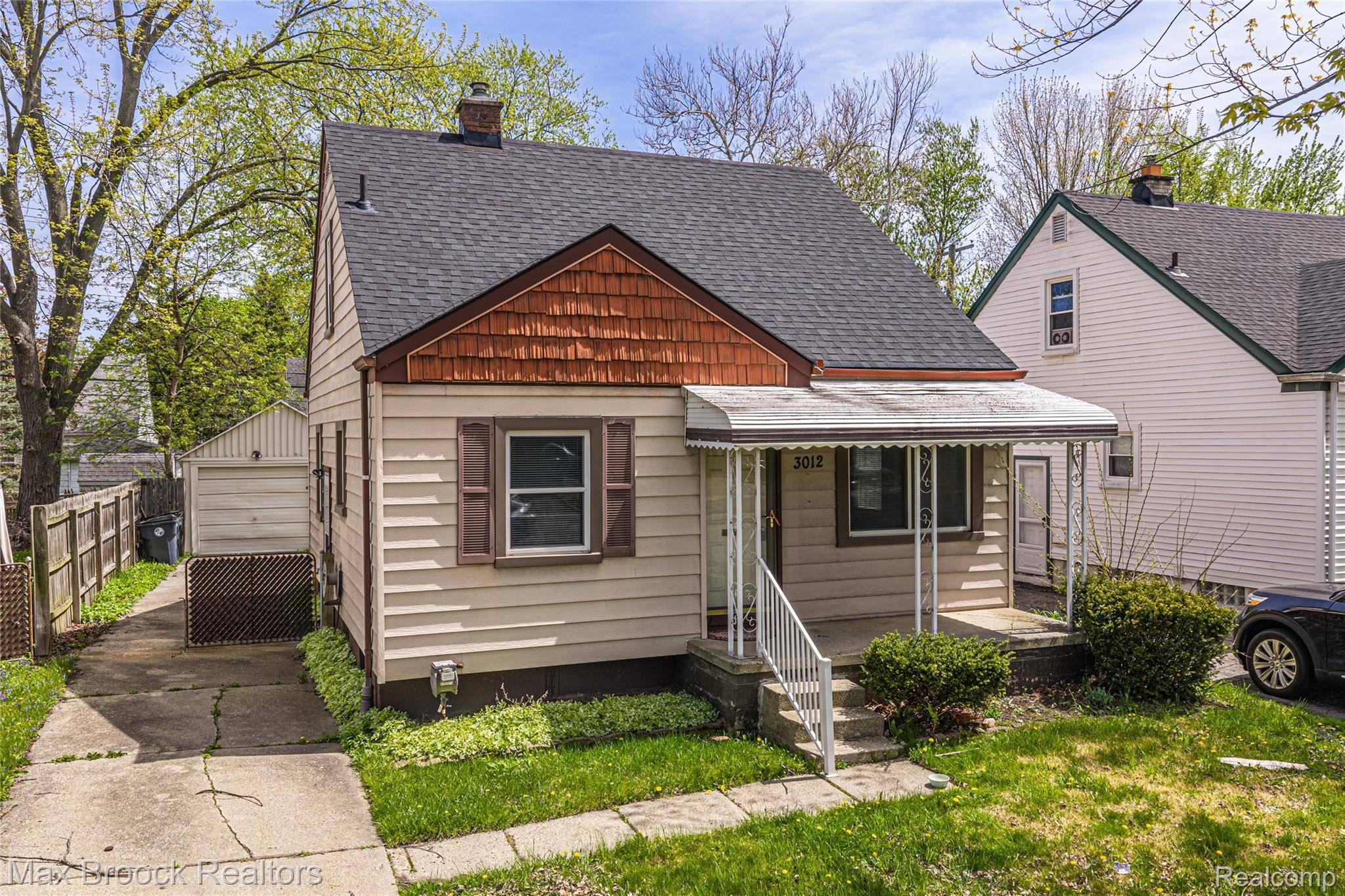 3012 GREENFIELD RD, Berkley, MI 48072