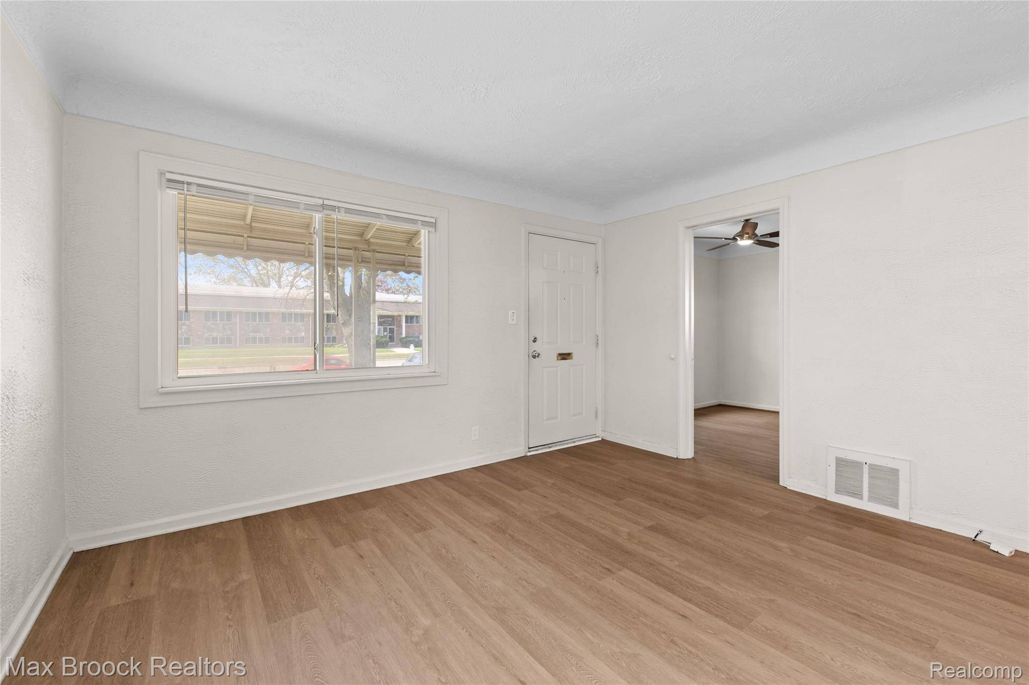 3012 GREENFIELD RD, Berkley, MI 48072
