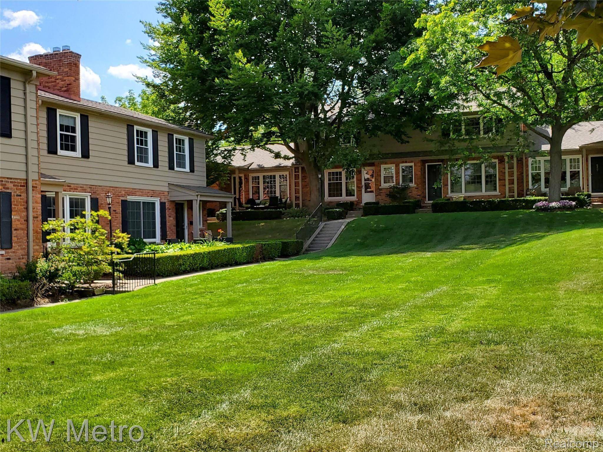 553 N OLD WOODWARD AVE, Birmingham, MI 48009
