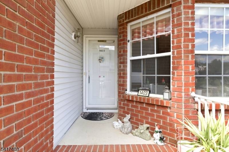1403 Moonlight Ct, Washington Twp., NJ 07840