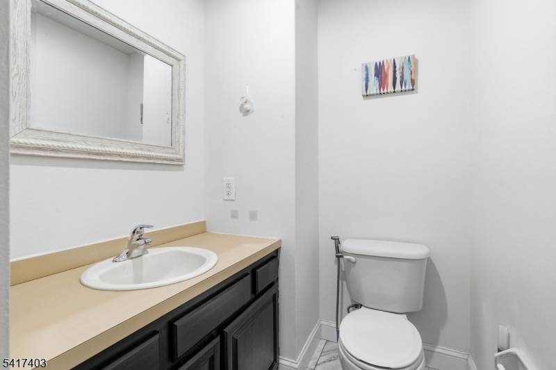 1403 Moonlight Ct, Washington Twp., NJ 07840