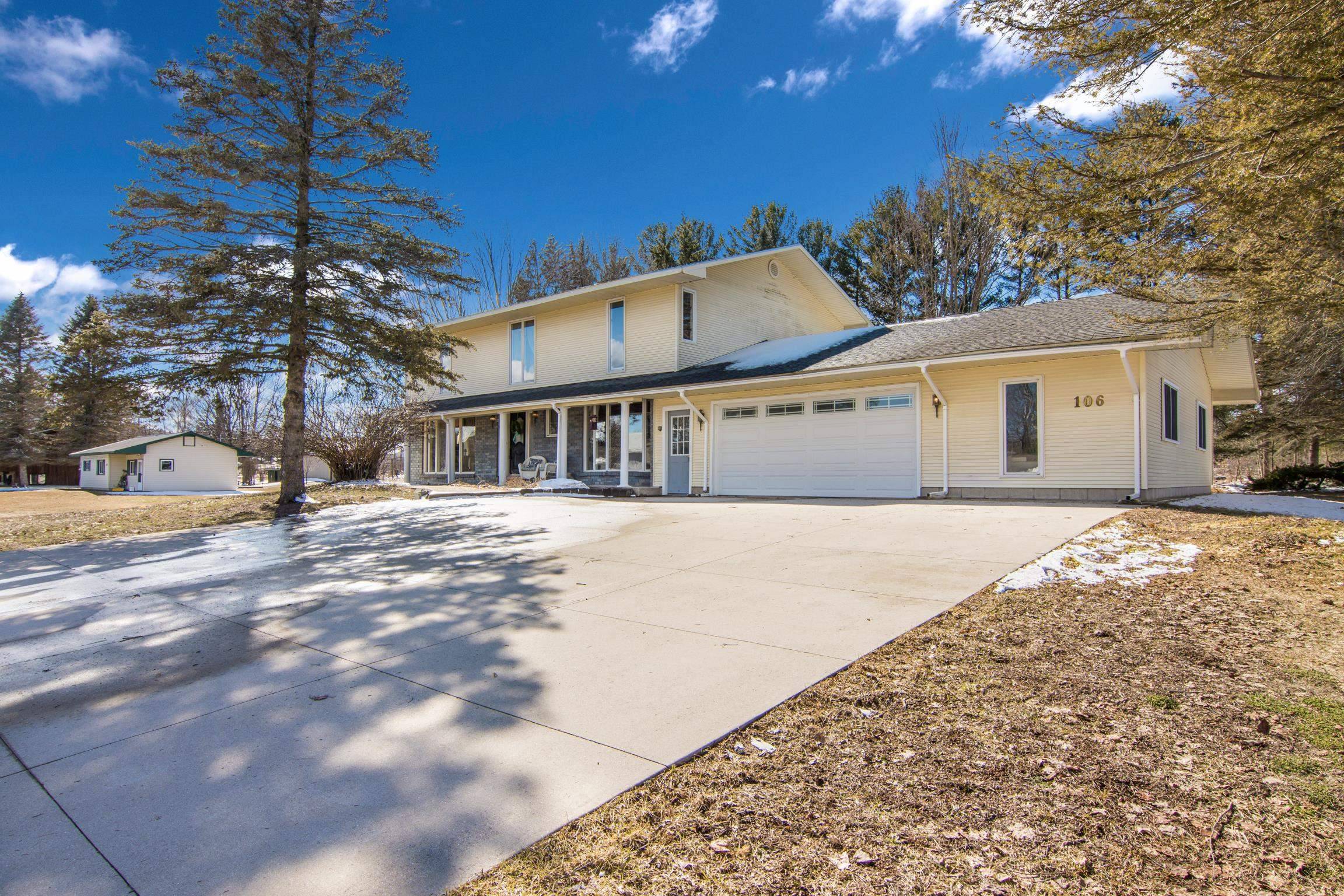 106 Pearl ST, Paradise Twp, MI 49649