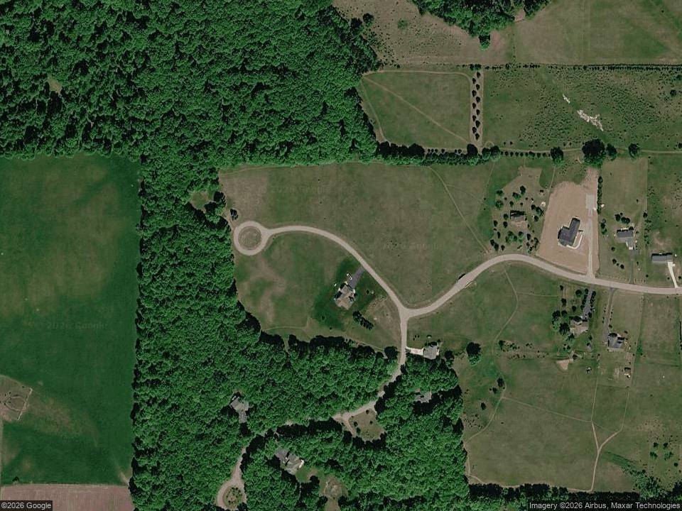 6 Horseshoe TRL, Bay Twp, MI 49770