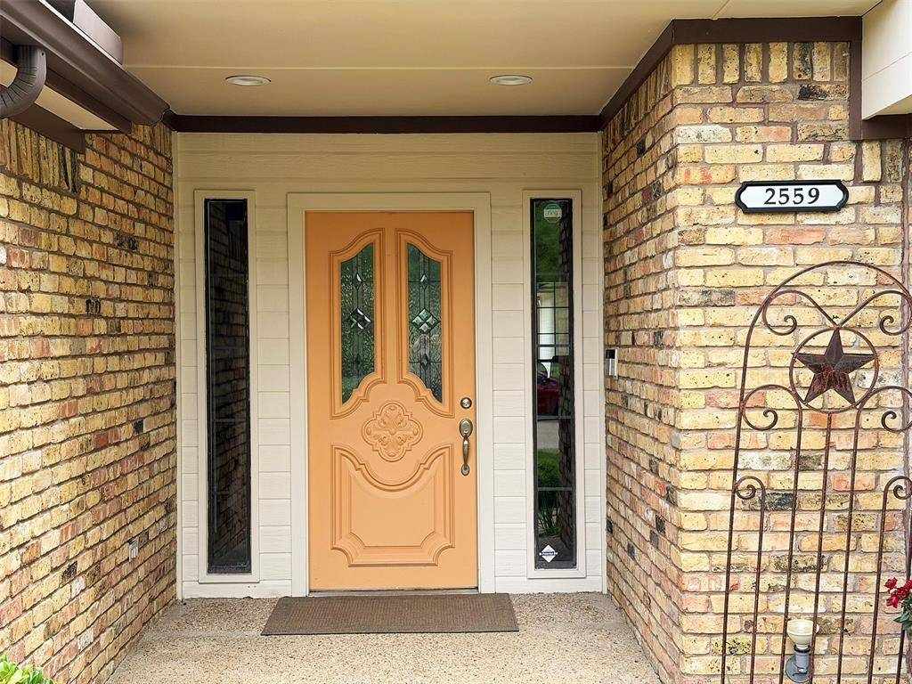 2559 Blackberry Drive, Richardson, TX 75082