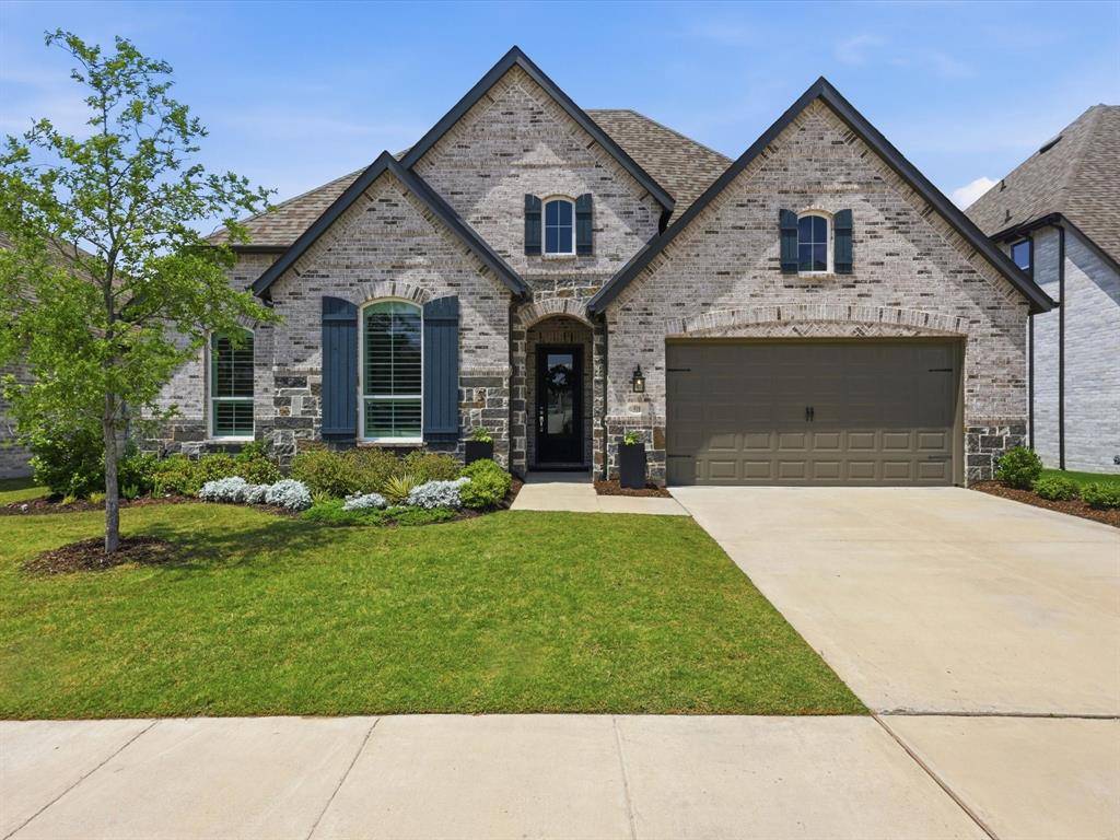 518 Hidden Creek Parkway, Van Alstyne, TX 75495