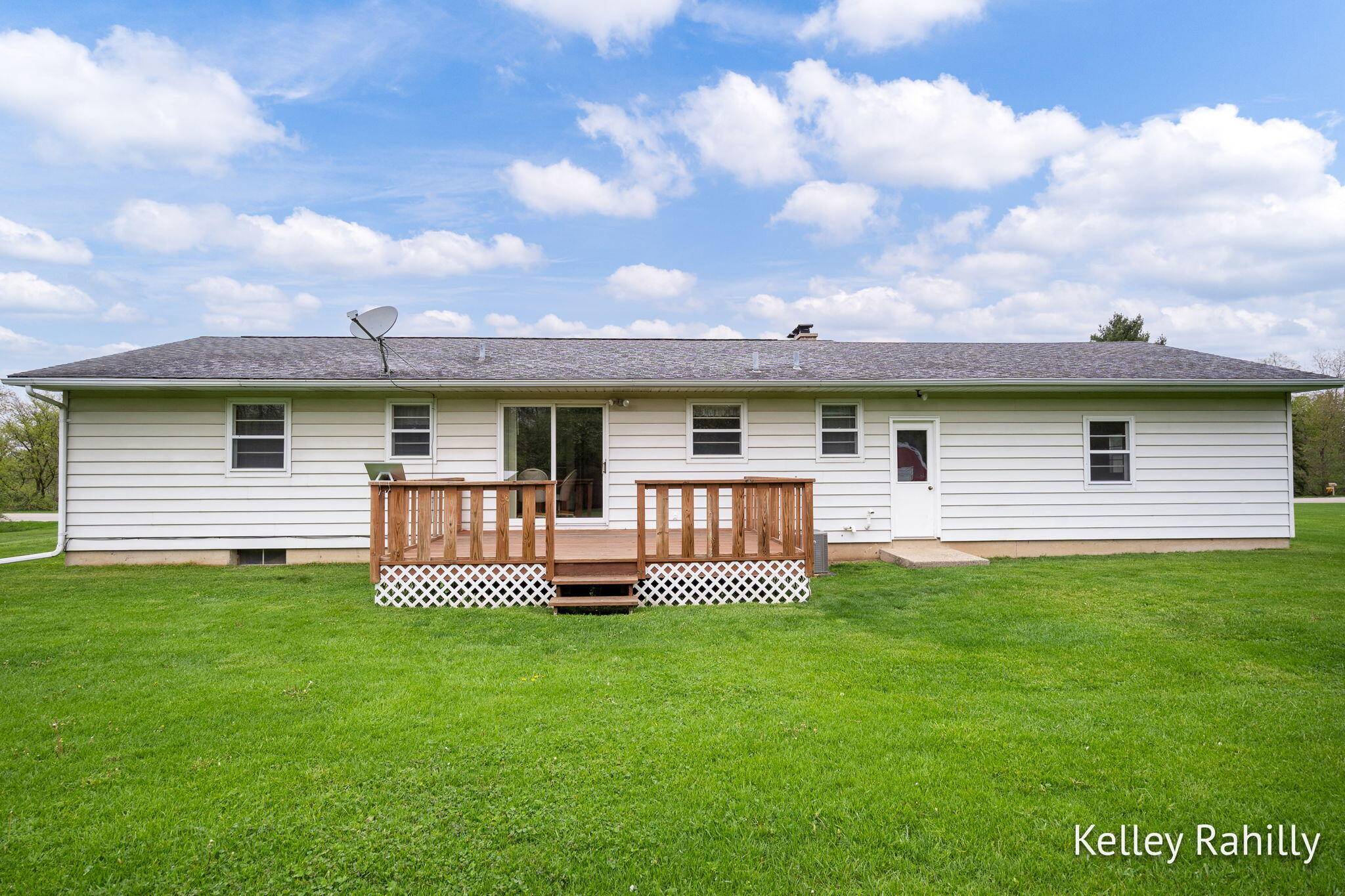 2762 100th ST SE, Gaineschartertownship_kent, MI 49316