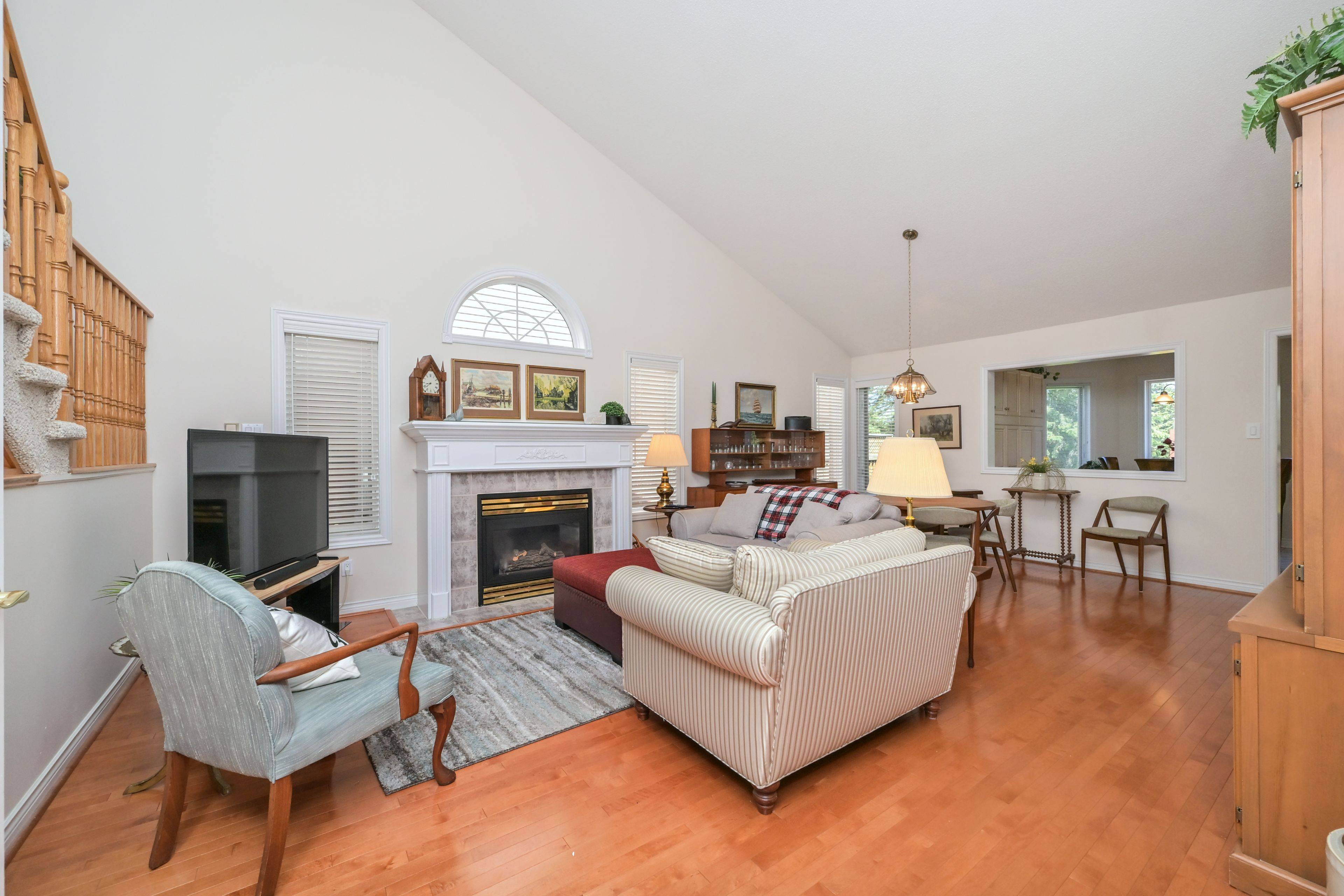 17 Sunset BLVD, New Tecumseth, ON L9R 1Y8