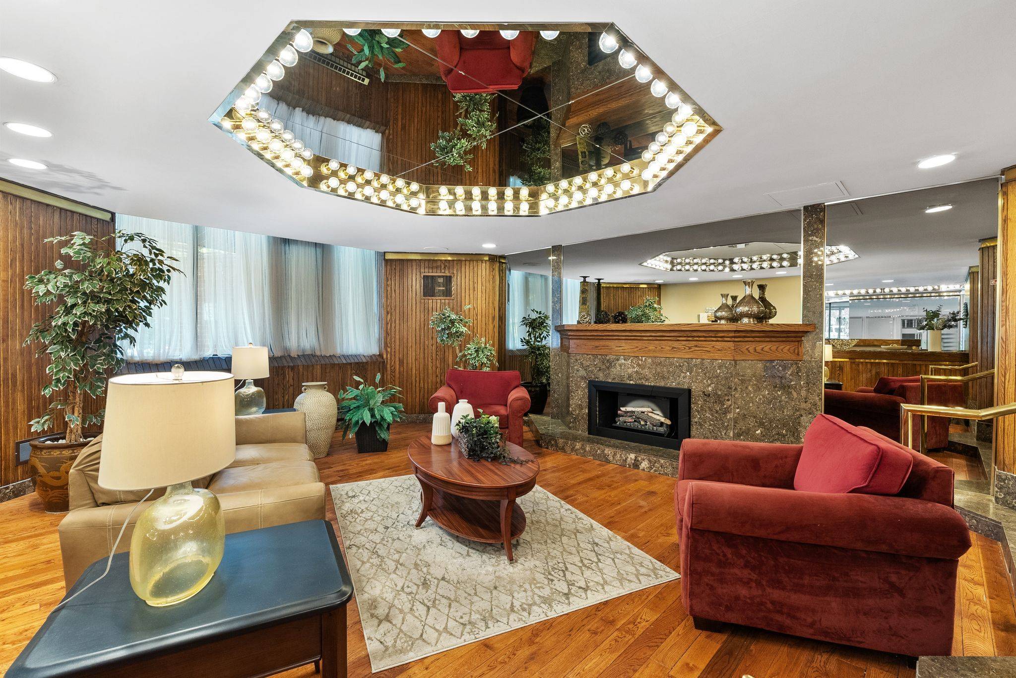 2871 Richmond RD #411, Britannia Heights - Queensway Terrace N And Area, ON K2B 8M5