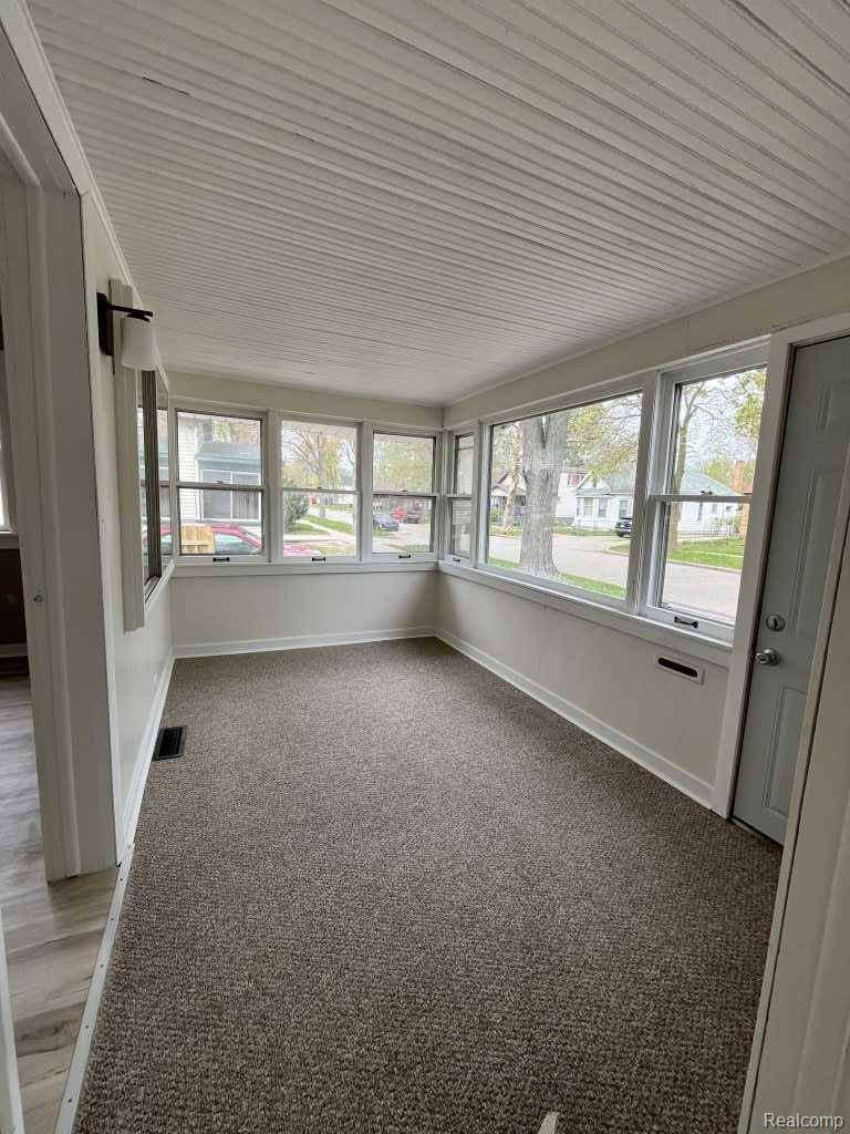 657 Allen AVE, Muskegon, MI 49442