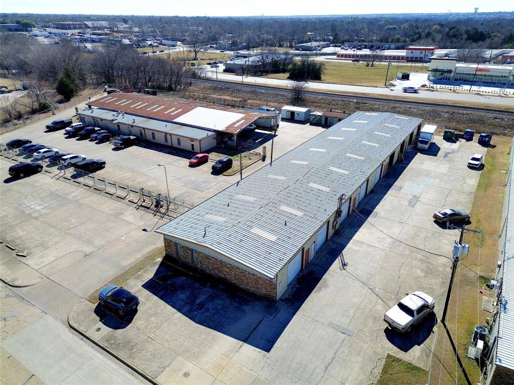 742 Dalworth Drive #400, Mesquite, TX 75149