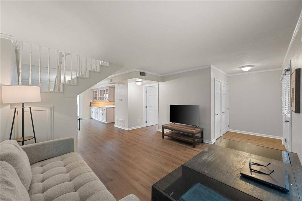 370 Westview Terrace, Arlington, TX 76013