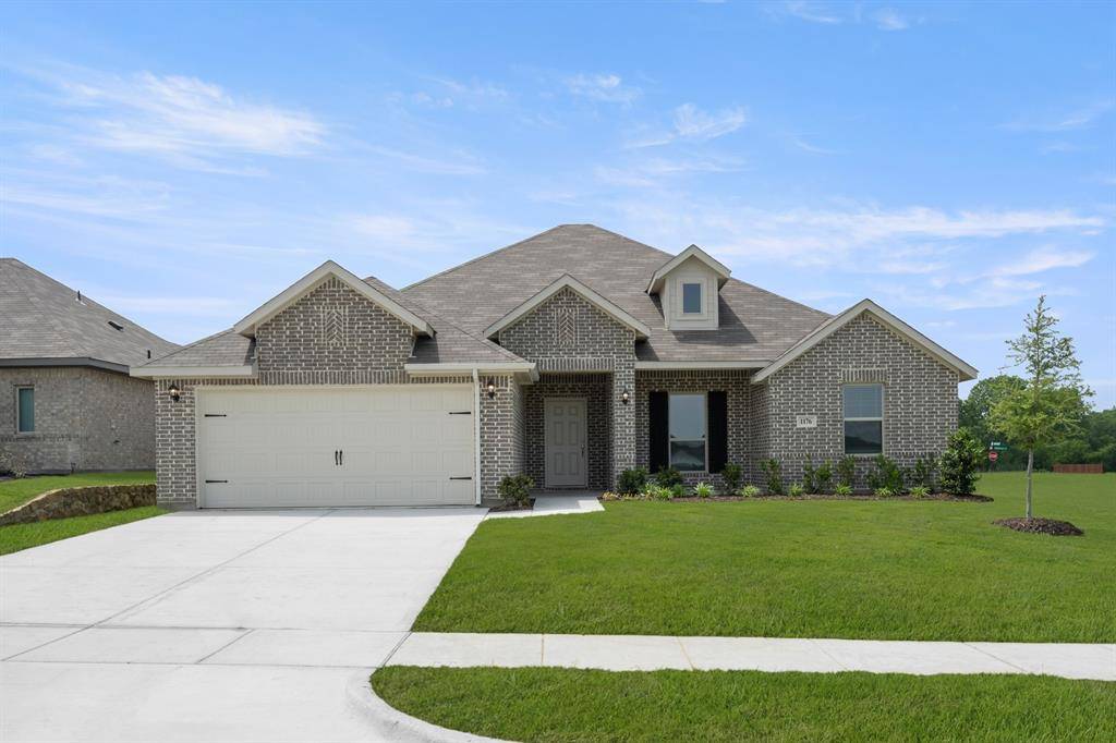 1176 Oak Spring Drive, Burleson, TX 76028