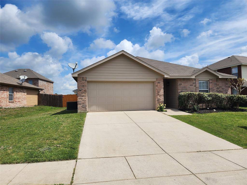 12808 Kingsgate Drive, Rhome, TX 76078