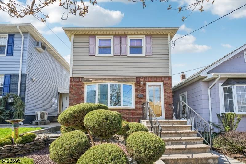 151 Arlington Blvd, North Arlington Boro, NJ 07031