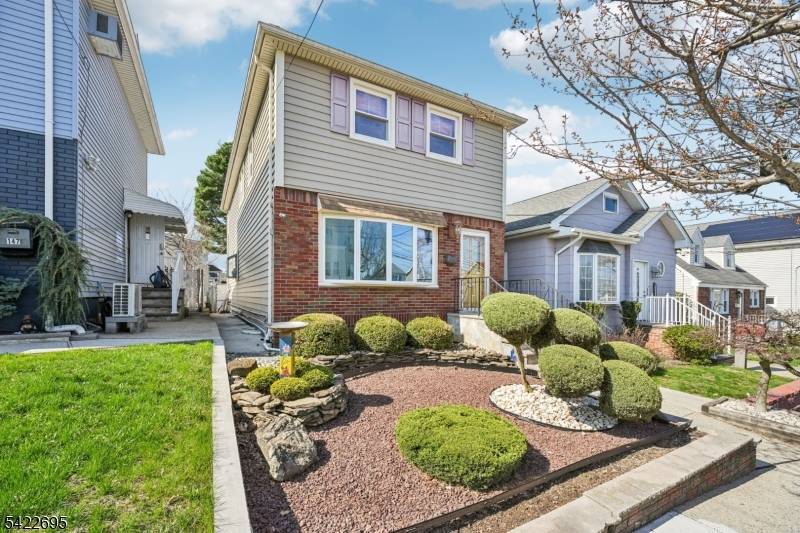 151 Arlington Blvd, North Arlington Boro, NJ 07031
