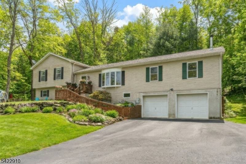 9 River View Dr, Hardwick Twp., NJ 07825