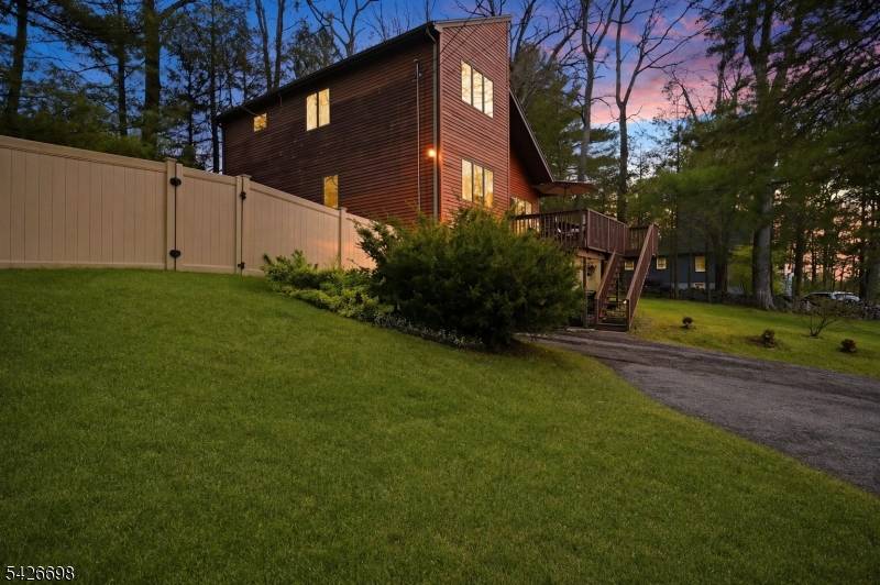 30 Eatontown Rd, West Milford Twp., NJ 07421