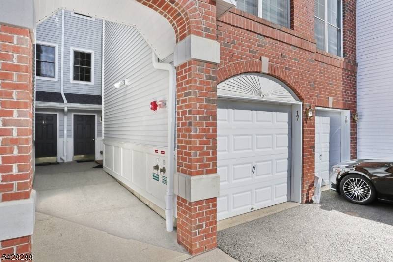 17 De Bruyle Ct #17, Hawthorne Boro, NJ 07506