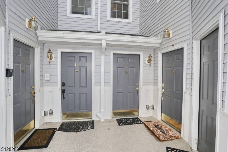17 De Bruyle Ct #17, Hawthorne Boro, NJ 07506