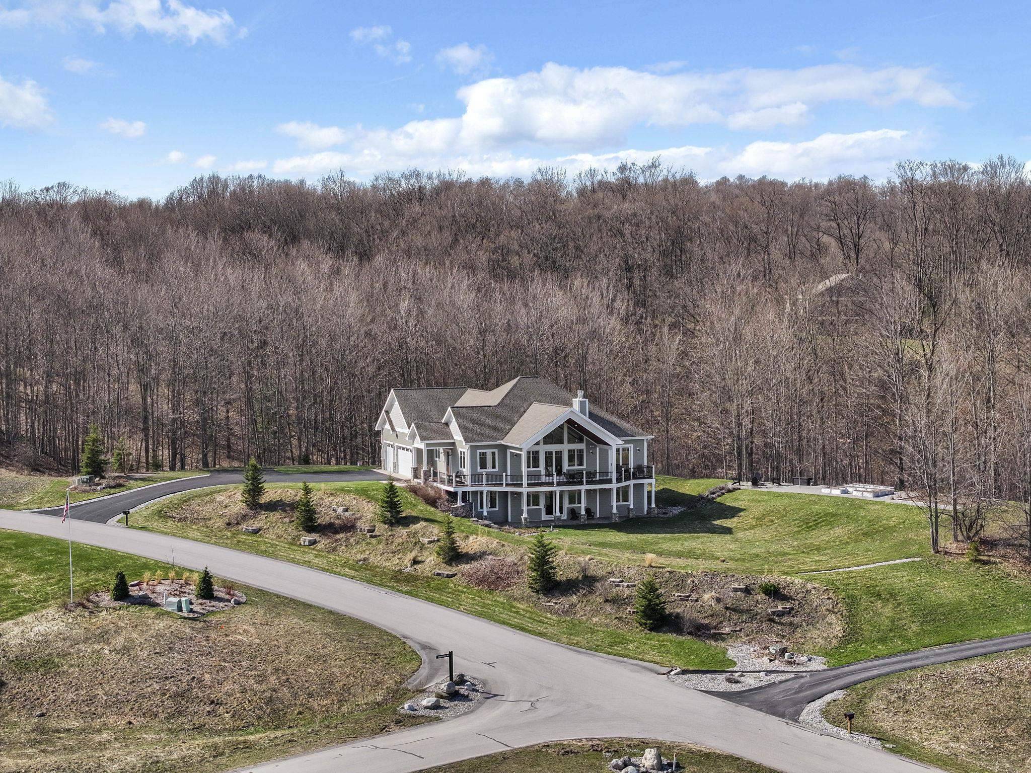 6790 S Rolling Hills DR, Binghamtownship_leelanau, MI 49684