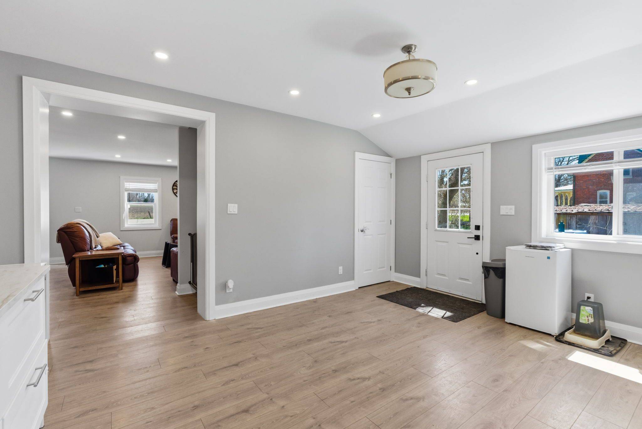 88 Victoria RD, Georgina, ON L0E 1N0