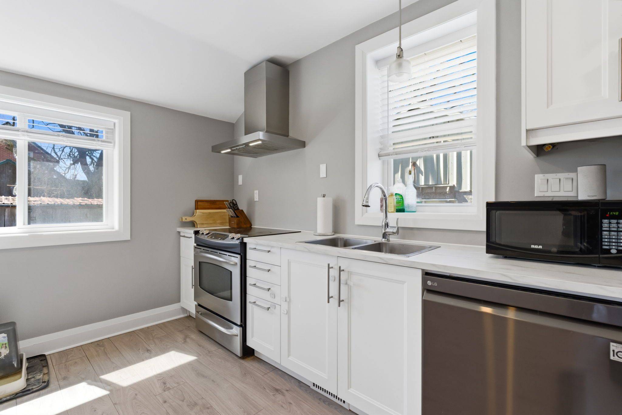88 Victoria RD, Georgina, ON L0E 1N0