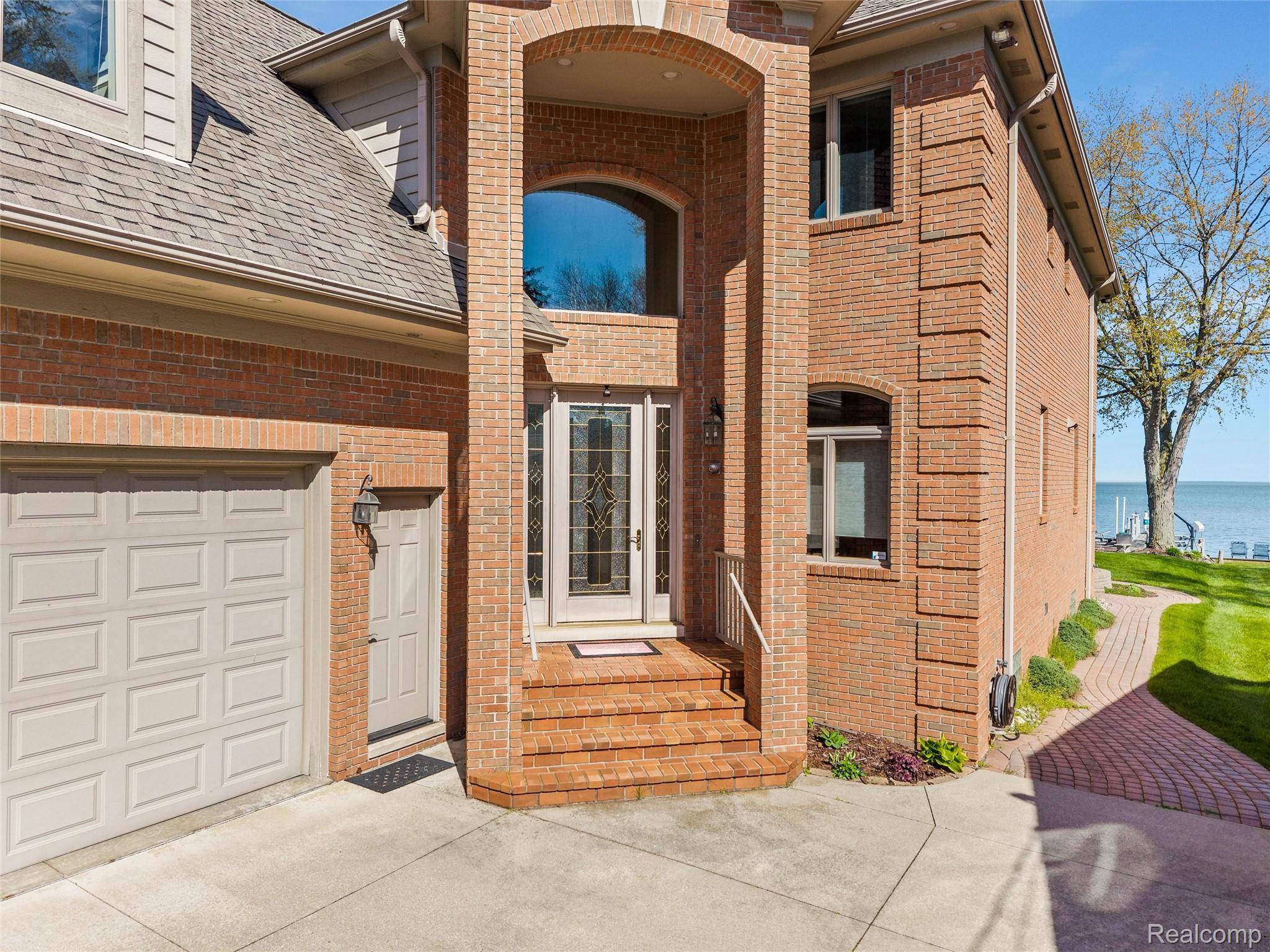 34330 Jefferson AVE, Harrison Charter Township, MI 48045