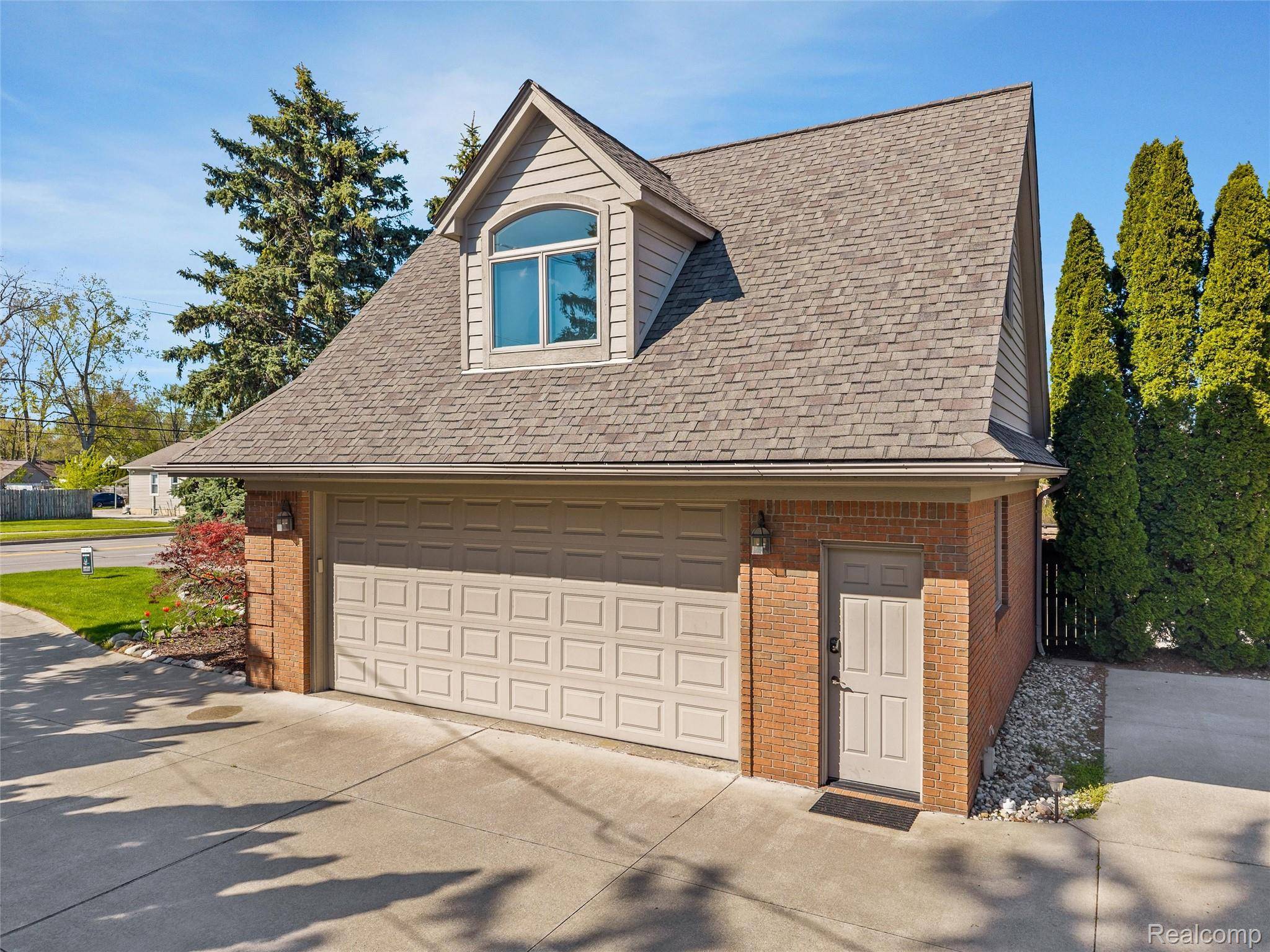 34330 Jefferson AVE, Harrison Charter Township, MI 48045