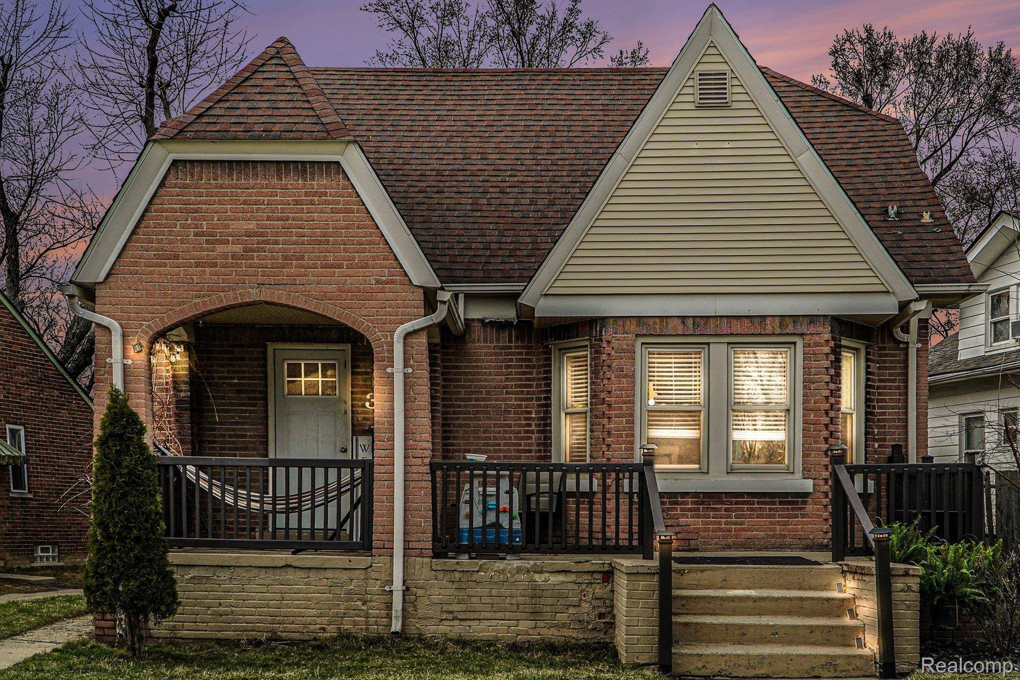 39 Neome DR, Pontiac, MI 48341