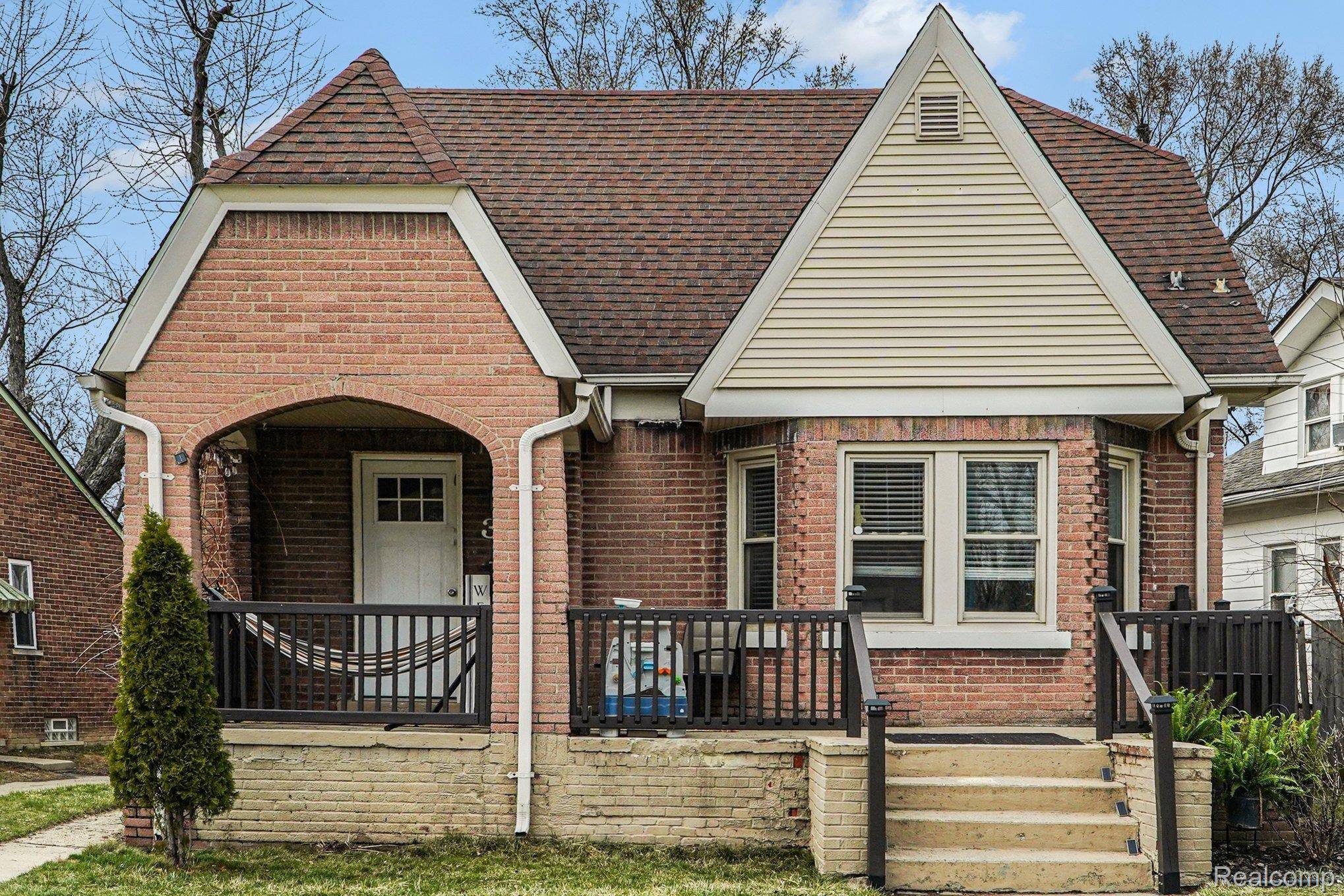 39 Neome DR, Pontiac, MI 48341