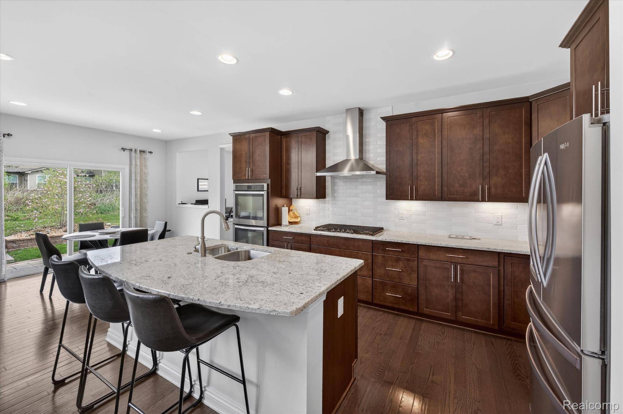 2942 Montgomery CIR, Commercechartertownship_oakland, MI 48390