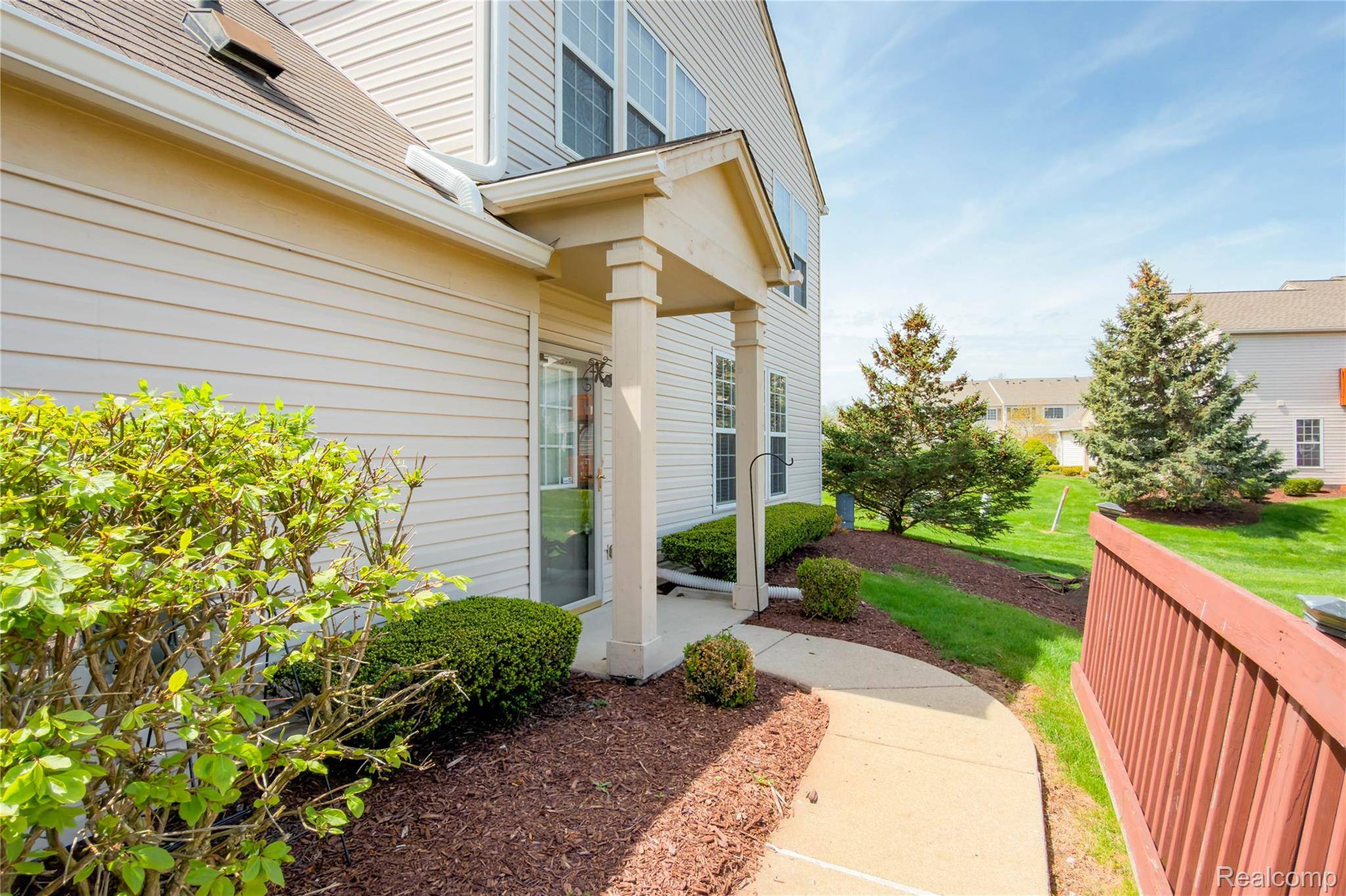 26624 Kirkway CIR, Woodhavencity_wayne, MI 48183