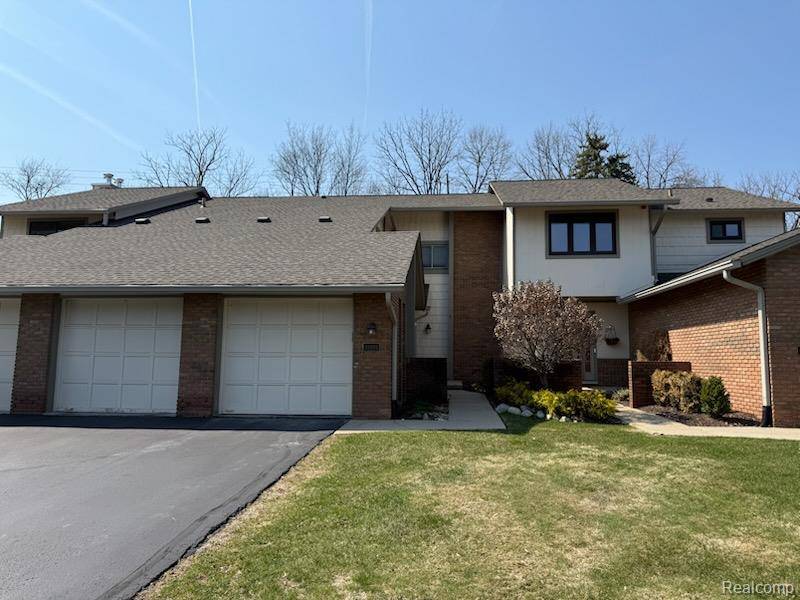 48108 COLONY FARM CIR, Plymouthchartertownship_wayne, MI 48170