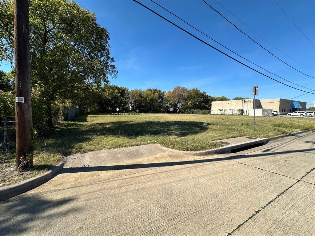 2115 Solona Street, Haltom City, TX 76117