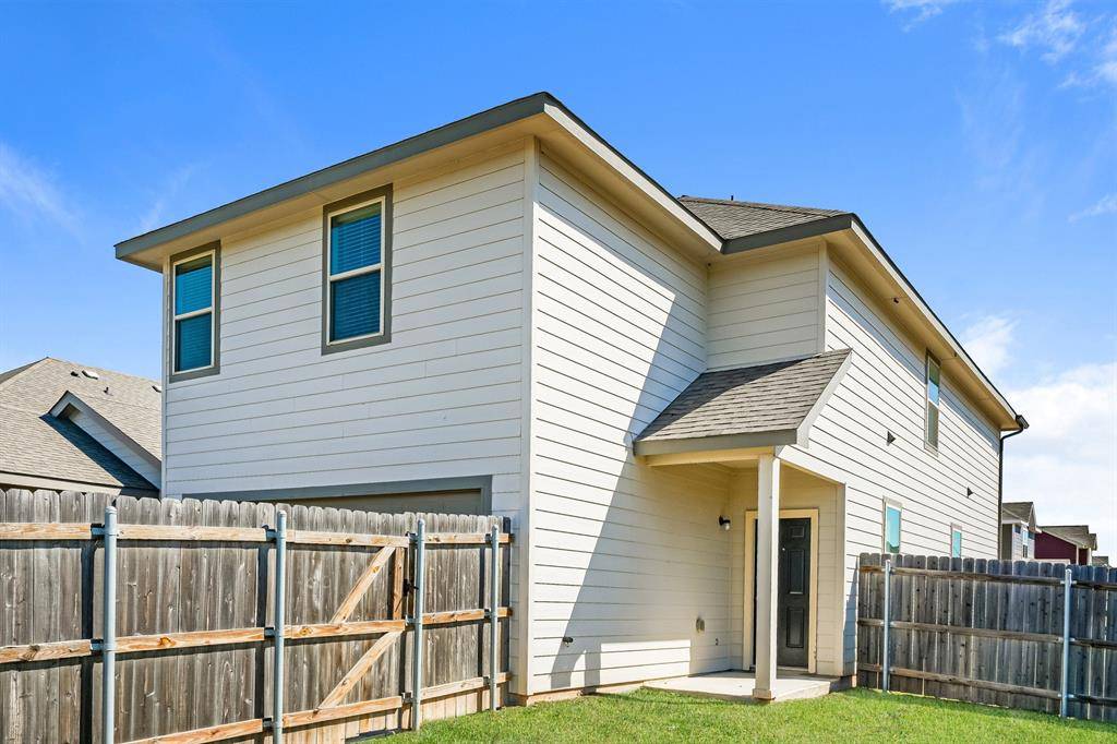 5244 Applegate Drive, Fort Worth, TX 76119