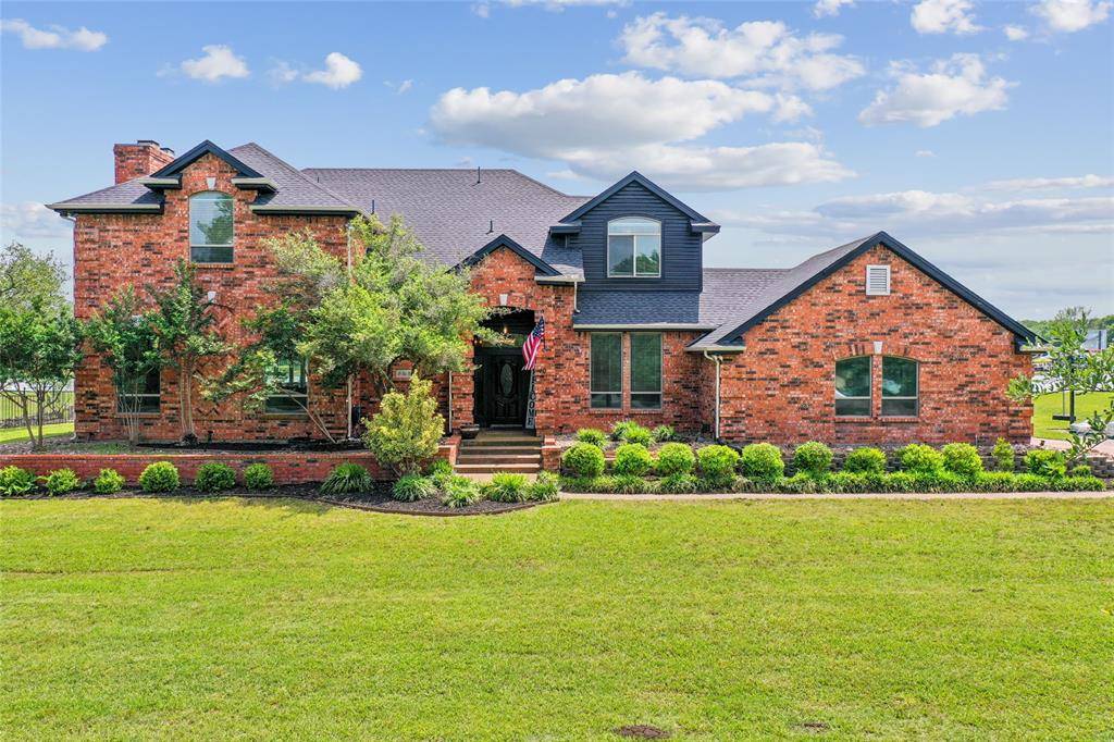 10 Ski Haven Drive, Justin, TX 76247