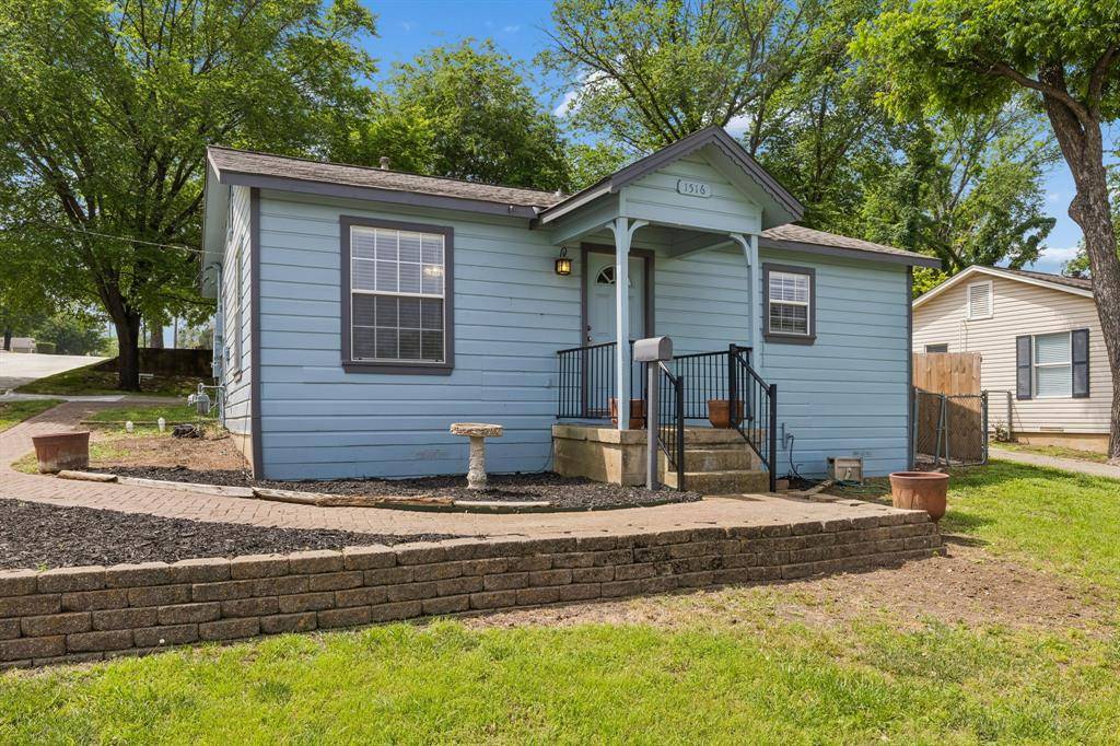 1516 Baxley Street, Carrollton, TX 75006