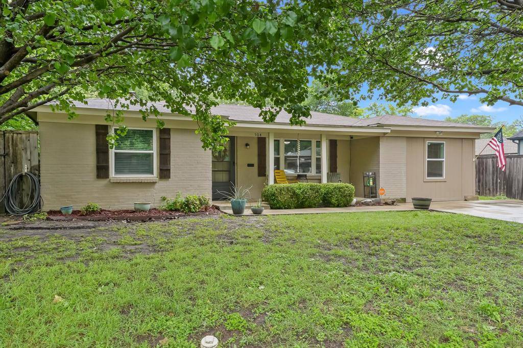 504 Parkside Drive, White Settlement, TX 76108