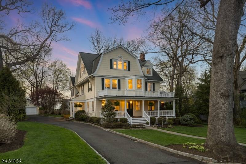 39 Oak Ridge Ave, Summit City, NJ 07901
