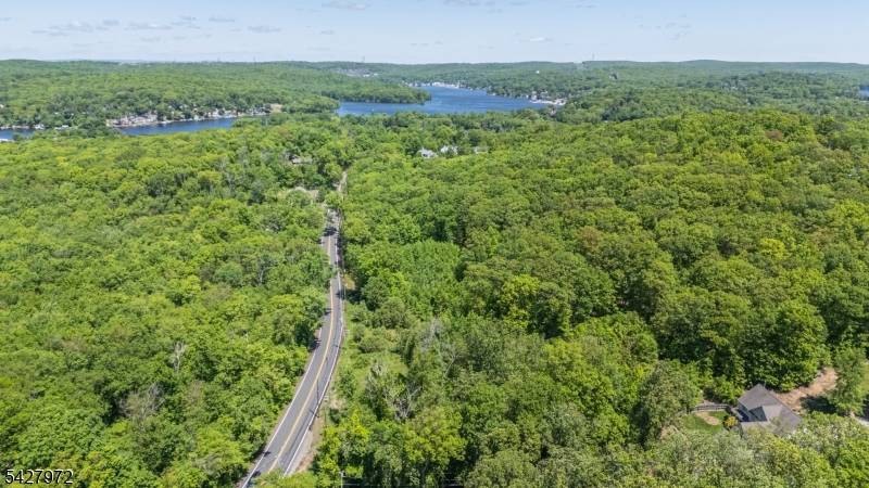 172 Espanong Rd, Jefferson Twp., NJ 07849
