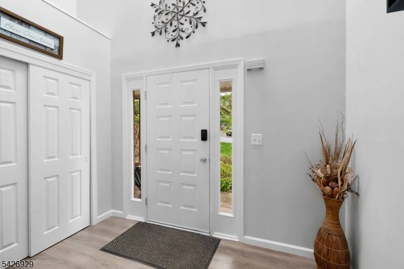 94 Edgefield Dr, Parsippany-troy Hills Twp., NJ 07950