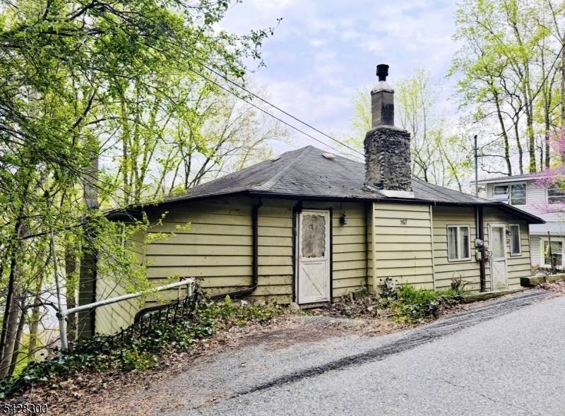 167 Lakeside Dr W, Liberty Twp., NJ 07823