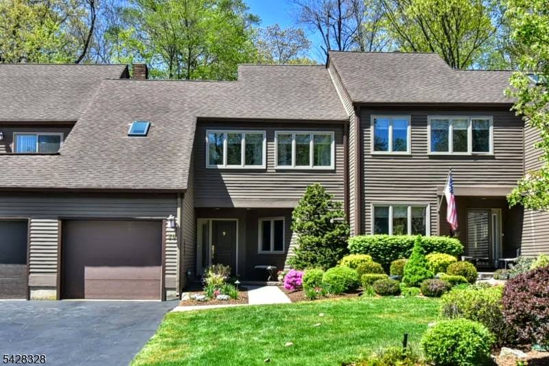 30 N Bayard Ln, Mahwah Twp., NJ 07430