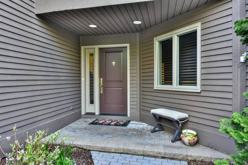 30 N Bayard Ln, Mahwah Twp., NJ 07430