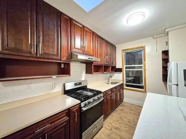 186 Dahill RD, Brooklyn, NY 11218