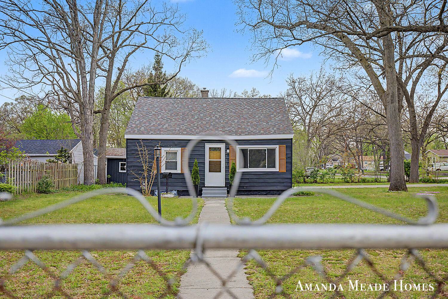 1223 40th ST SW, City Of Wyoming, MI 49509