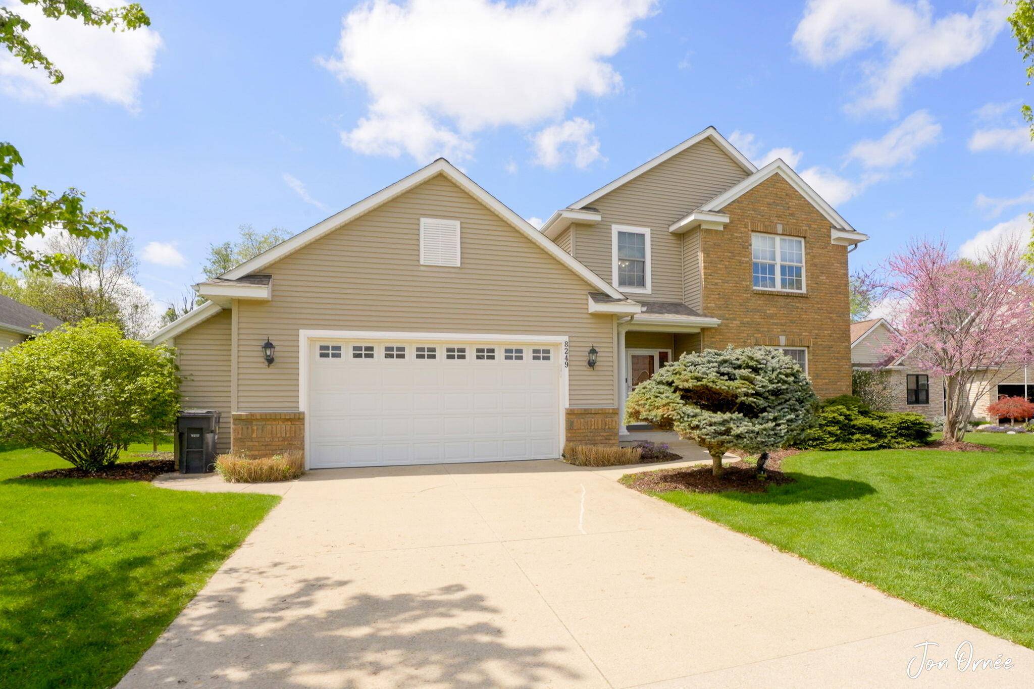 8249 Morning Dew CT SW, Byrontownship_kent, MI 49315