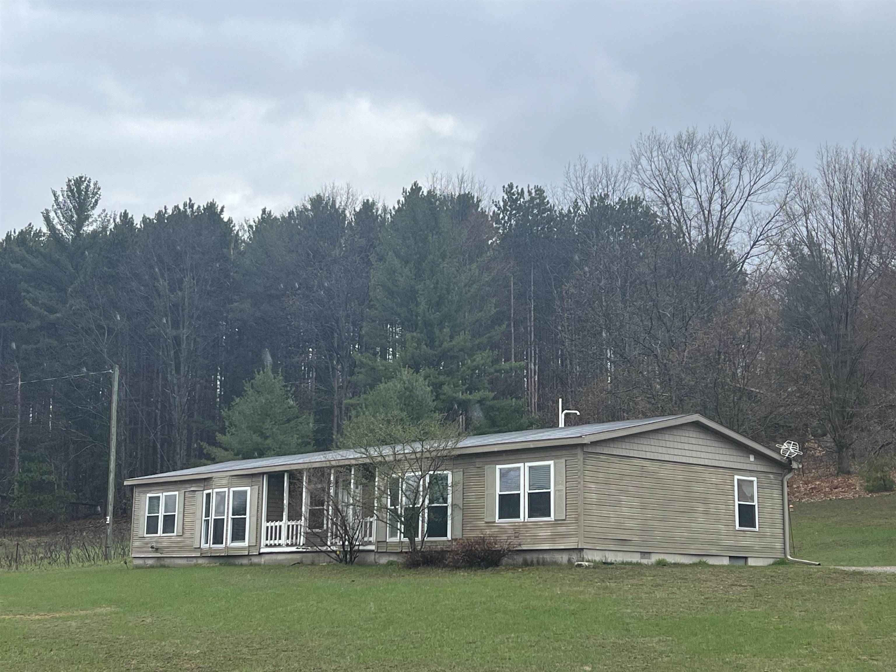 6715 Shanty Creek RD, Custer Twp, MI 49615