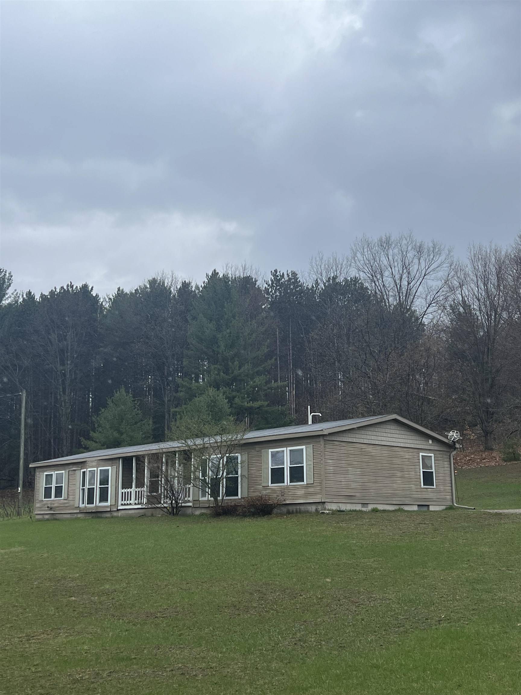 6715 Shanty Creek RD, Custer Twp, MI 49615