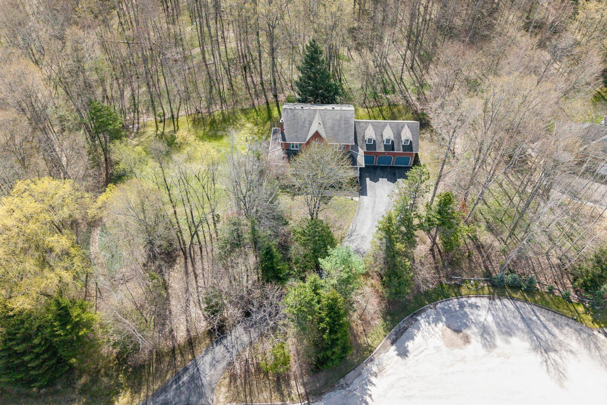25 Averill CT, Bradford West Gwillimbury, ON L0G 1A0